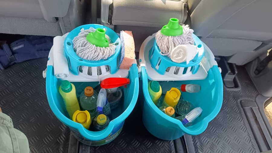 AR Cleaning and Maintenance Services