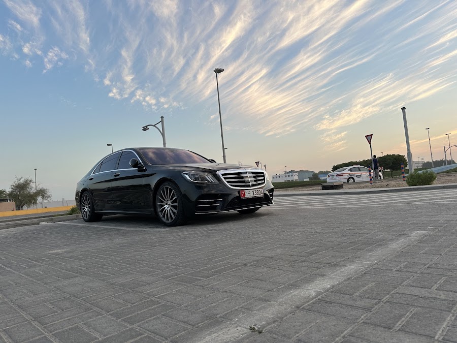 TOP CLASS LIMO TRANSPORTATION VIA LUXIRIOUS CARS