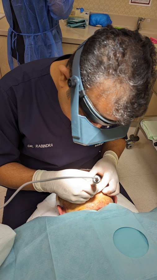 Dr Rabindra Yadav Best Hair Transplant Clinic in Abu Dhabi, Dubai, UAE at Reem I — photo 3