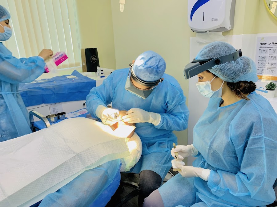 Dr Ahsen Farooque MD ABHRS USA Dhi Fue Fut Hair Transplant Surgeon Dubai — photo 3