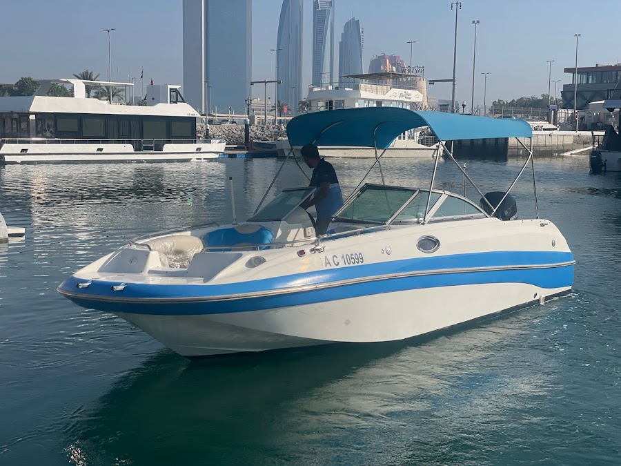 BOOK BOAT YACHTS AND BOATS CRUISING - L.L.C - S.P.C — photo 2