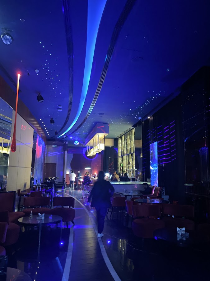 Glo Cocktail Bar — photo 3