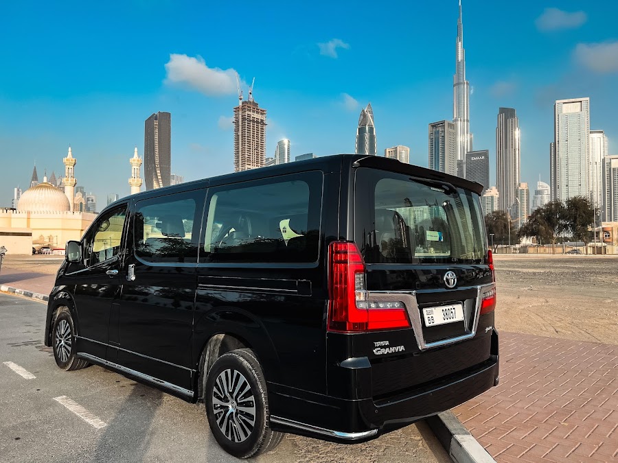 i Class Chauffeur - Car with Driver | Chauffeur Service Dubai — photo 3