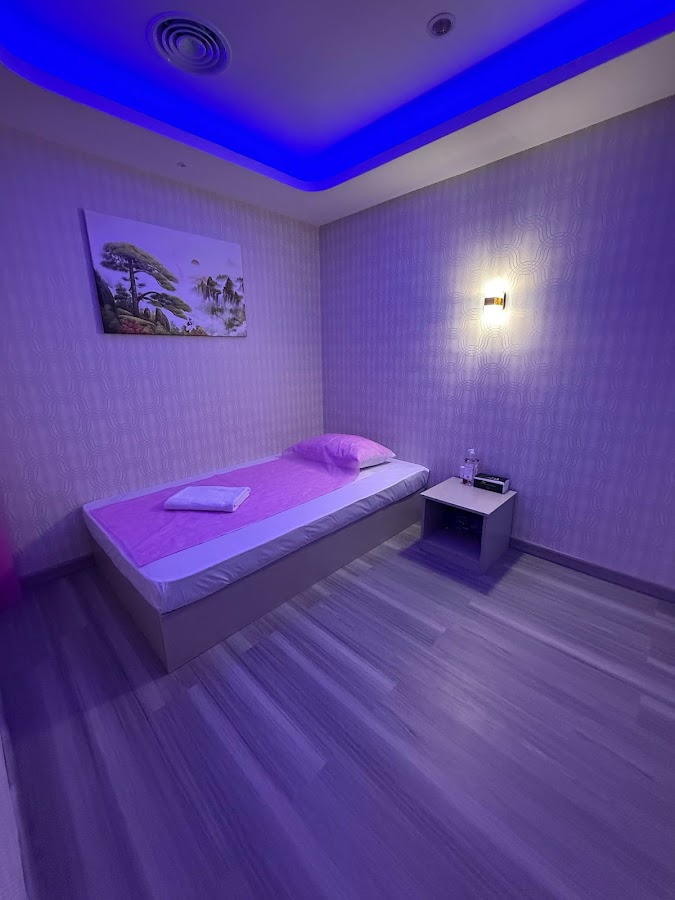 Golden Glow Wellness Spa Massage — photo 2