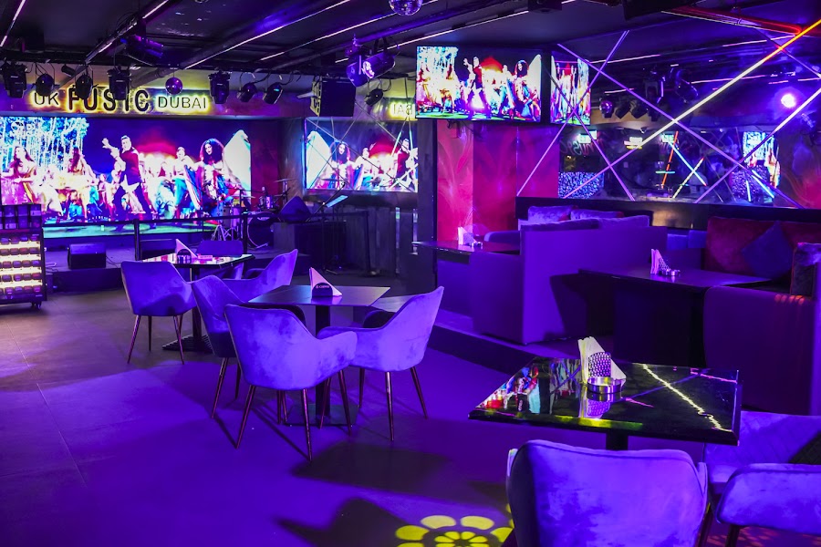 Level R Lounge — photo 4