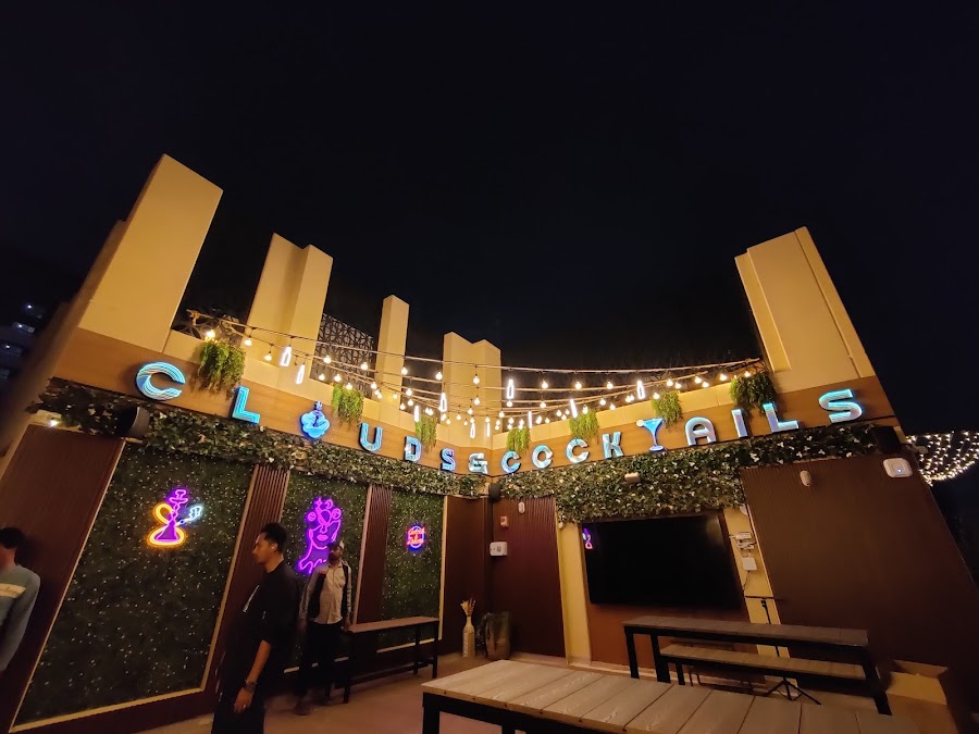CnC DXB - Clouds and Cocktails - Rooftop Resto Pub — photo 2