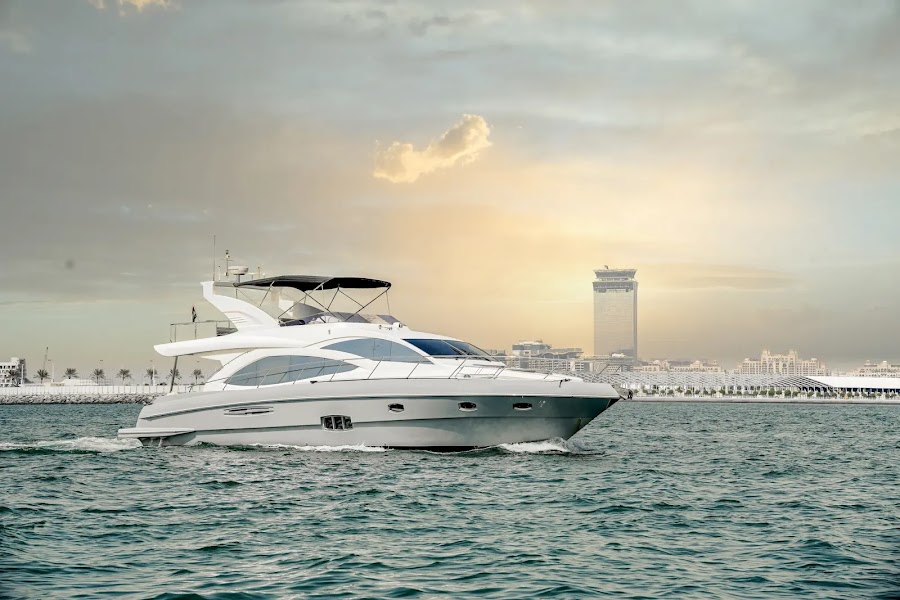 Gold's Yacht - Yachts and Boats Rental in Dubai — photo 2