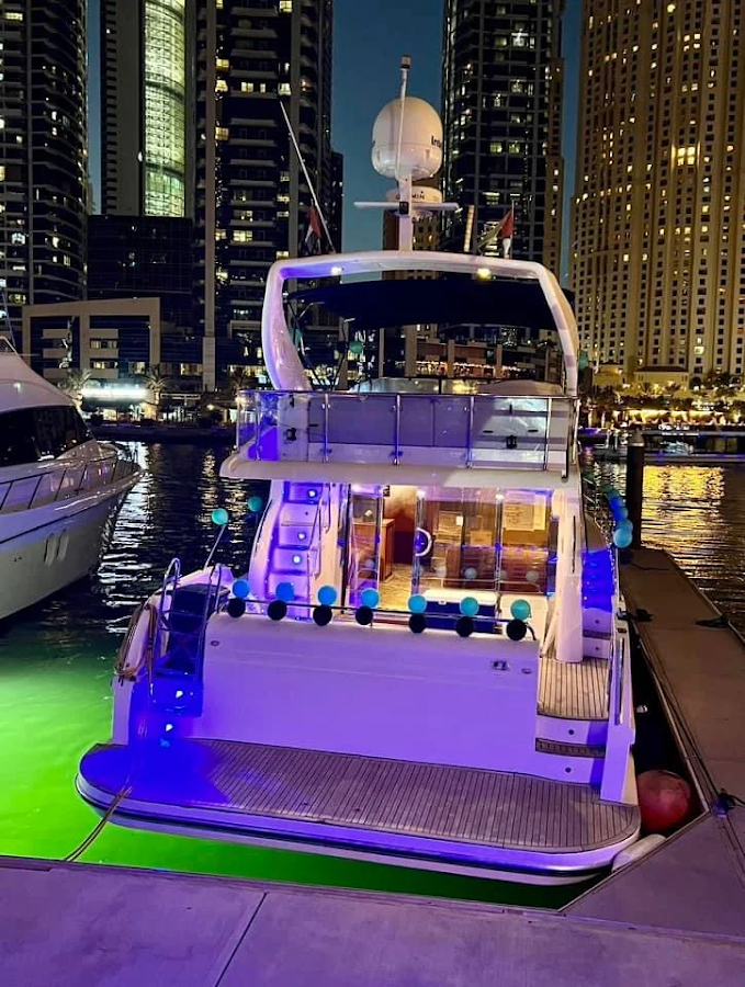 Dubai Premium Yachts - Luxury Yacht Charter in Dubai Marina — photo 5
