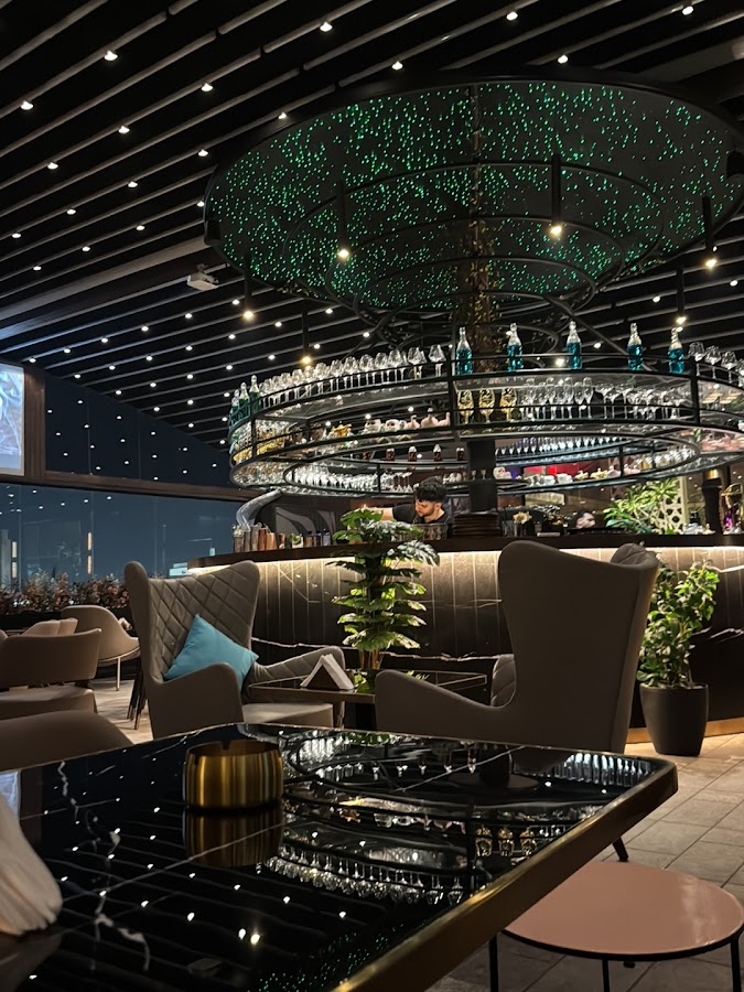 V Lounge — photo 2