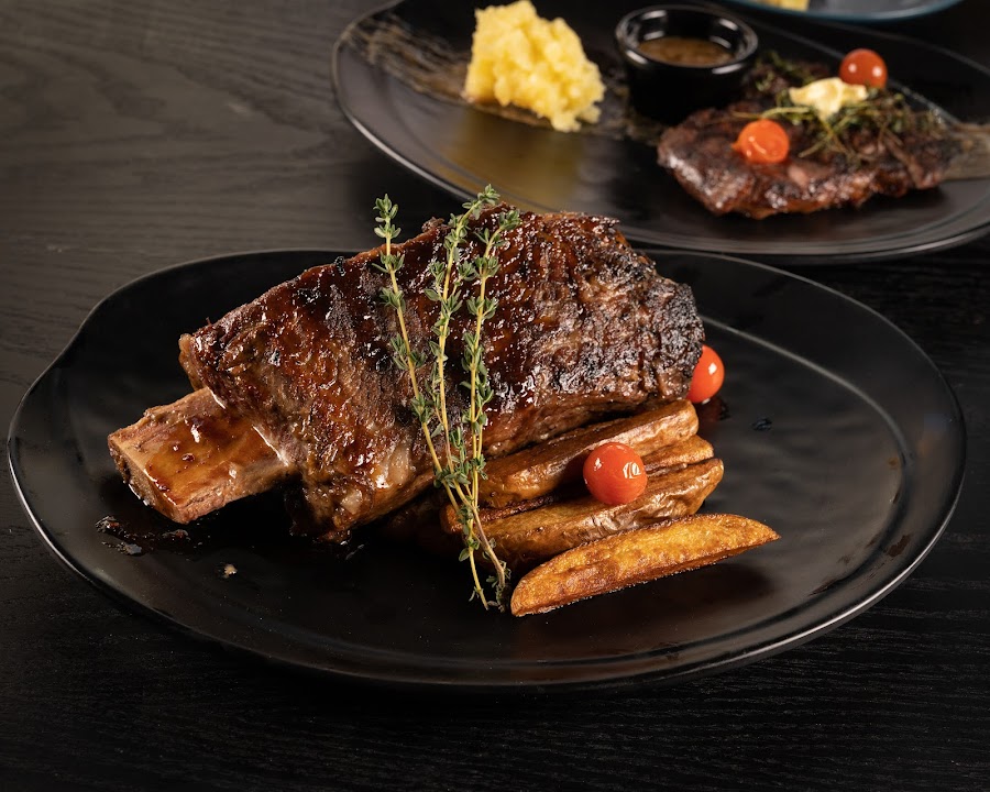 ElChapo Lounge and Restaurant — photo 2