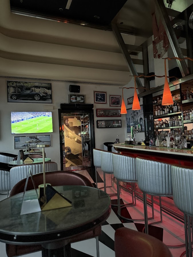 Shift 7 Sports Bar Lounge — photo 5