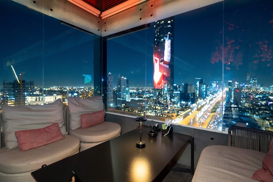 M LOUNGE — photo 2